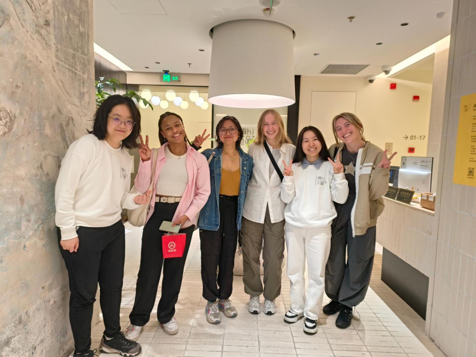 Hi Cozy International Youth Hostel East Nanjing Road & The Bund - Free Gym Shanghai Bagian luar foto