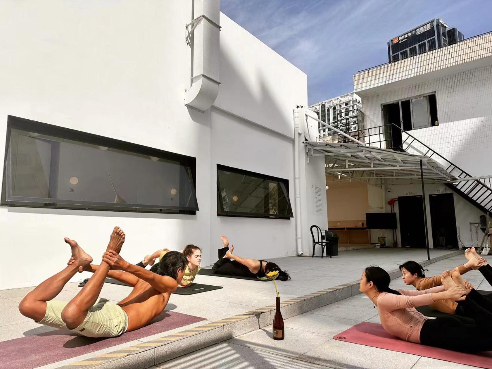 Hi Cozy International Youth Hostel East Nanjing Road & The Bund - Free Gym Shanghai Bagian luar foto