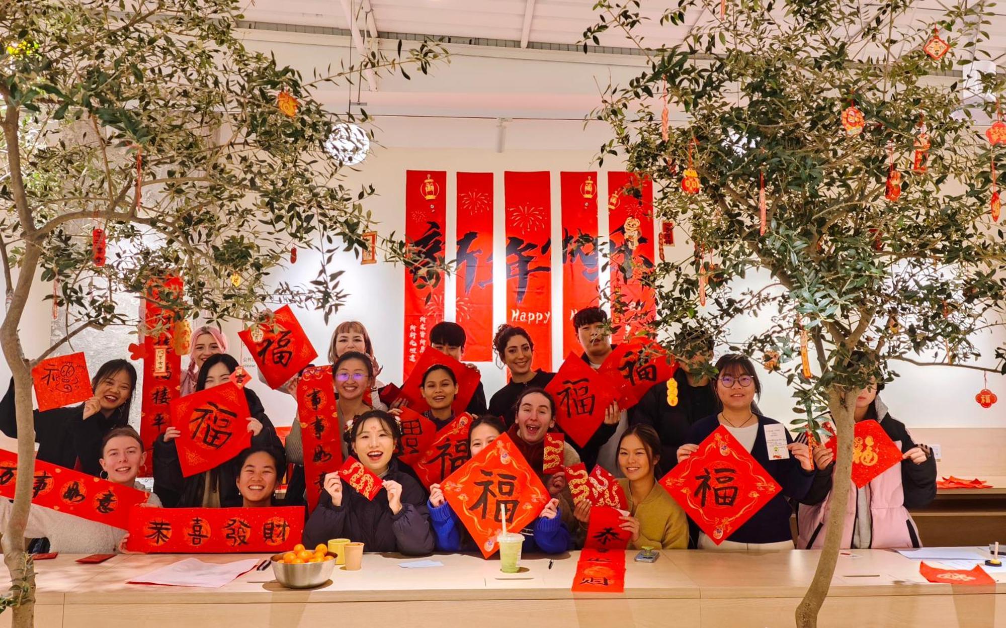 Hi Cozy International Youth Hostel East Nanjing Road & The Bund - Free Gym Shanghai Bagian luar foto